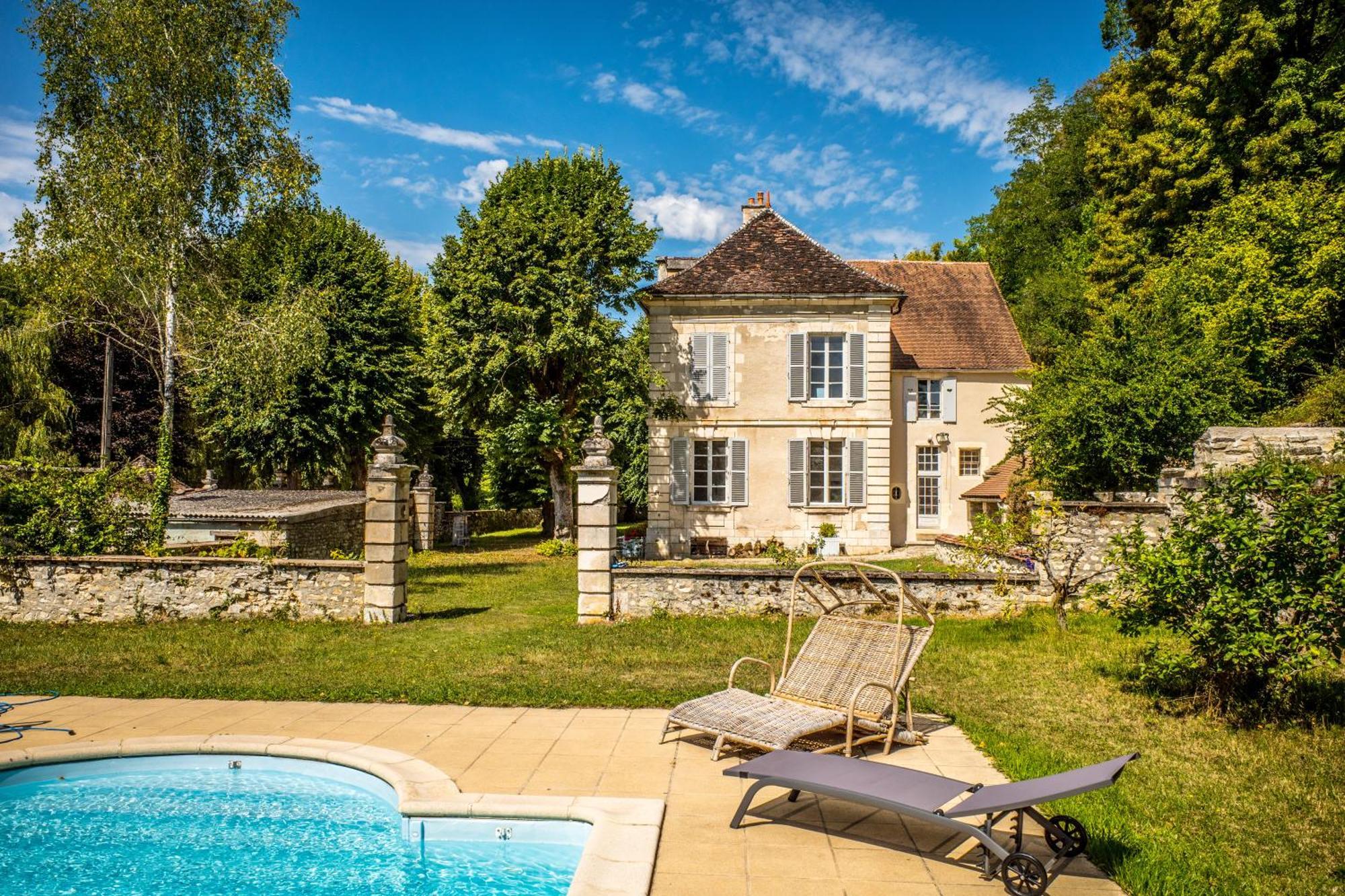 Gite Chateau Du Colombier - Piscine Chauffee Vila Mailly-le-Château Exterior foto